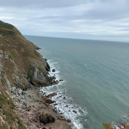Howth Village 2 شقة *